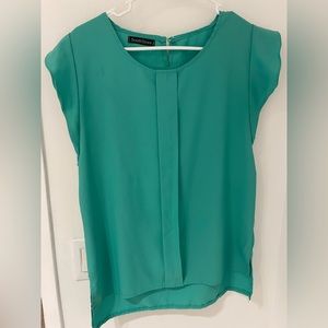 Green short sleeve shirt